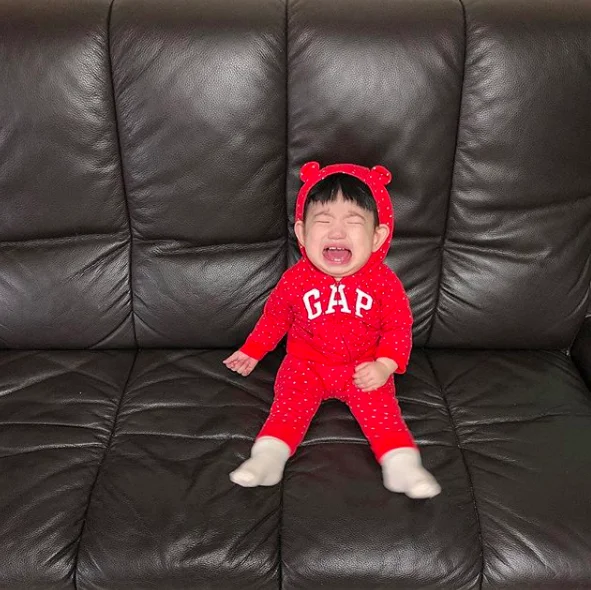 Biểu cảm khóc thét của nhóc tì Hàn Quốc đủ sức làm 1001 meme bi hài trong cuộc đời bạn!