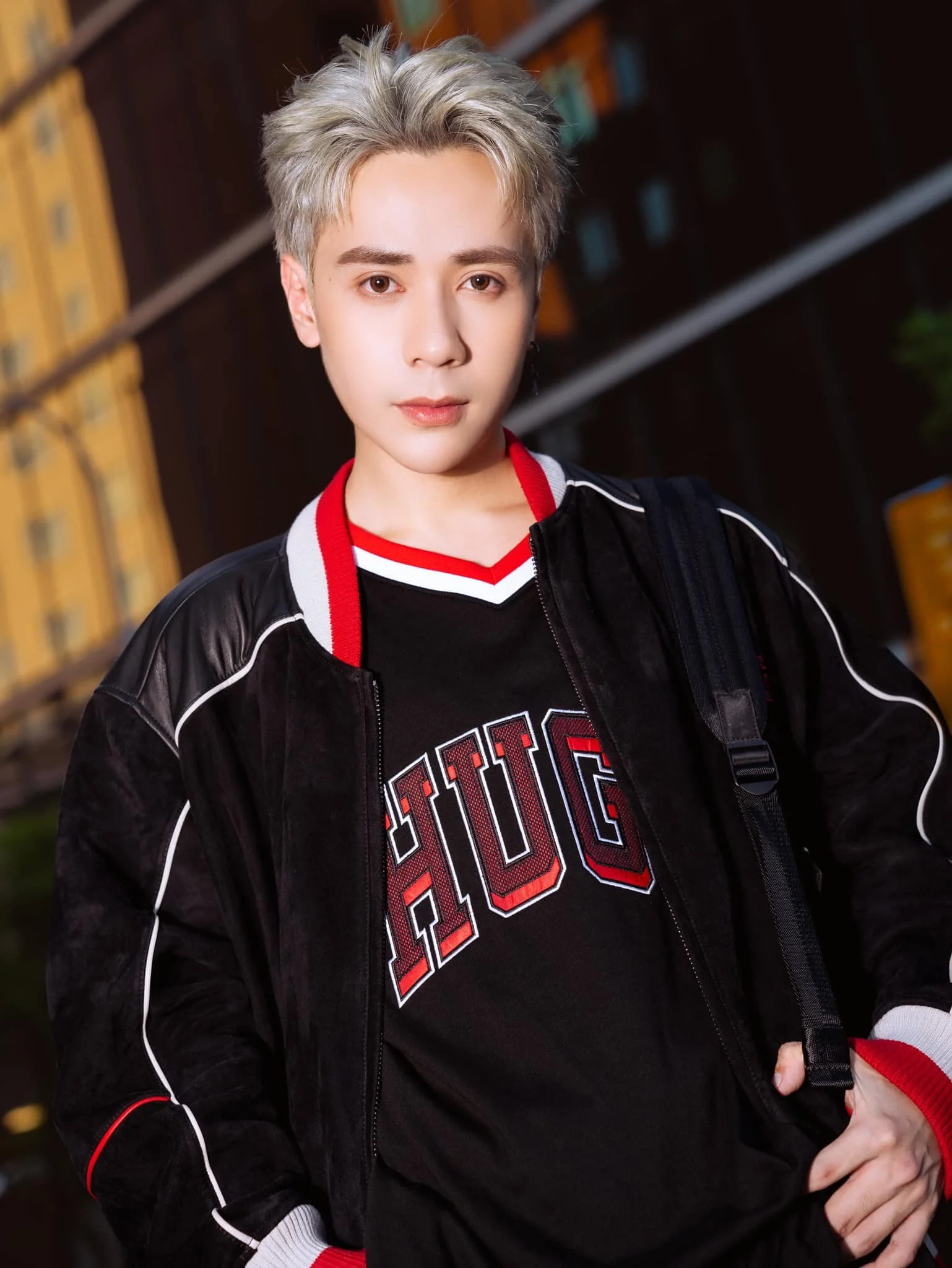 Quang Hùng MasterD: "Anh trai" đa tài, được fan Thái hết mực "cưng chiều"