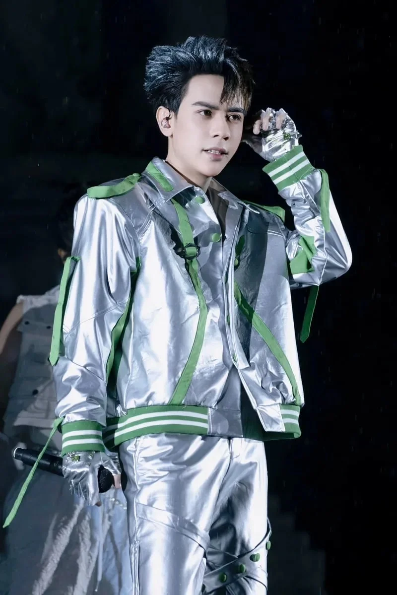 hinh-nen-quang-hung-masterd (6)