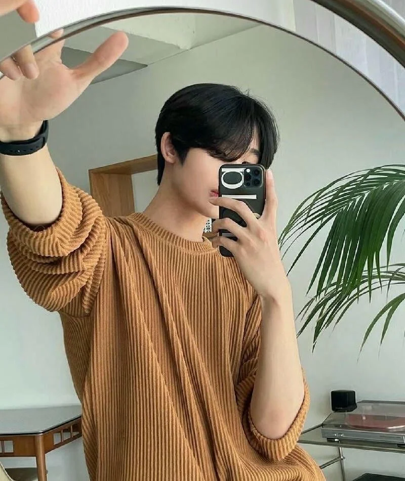 Hình trai đẹp che mặt 37