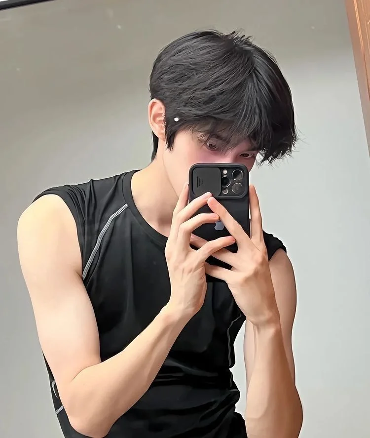 Hình trai đẹp che mặt 34