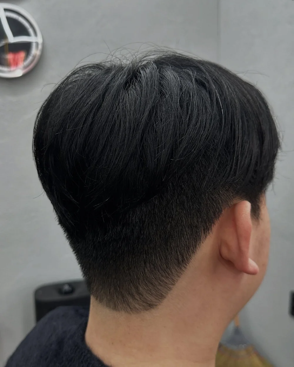 Mẫu tóc two block nhẹ nhàng mang vẻ đẹp tự nhiên
