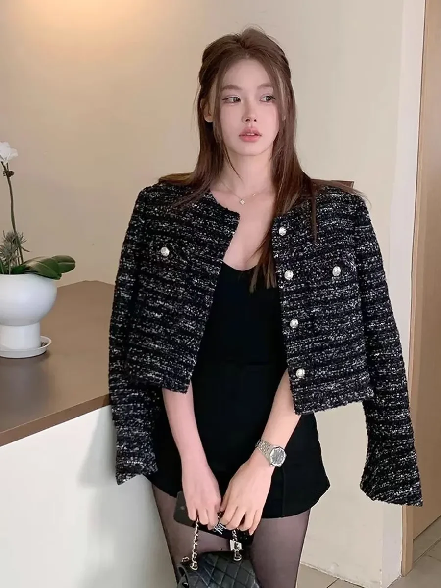 Áo Dạ Tweed Phối Với Gì? 20+ Cách Mix Áo Tweed Đẹp Và Sang