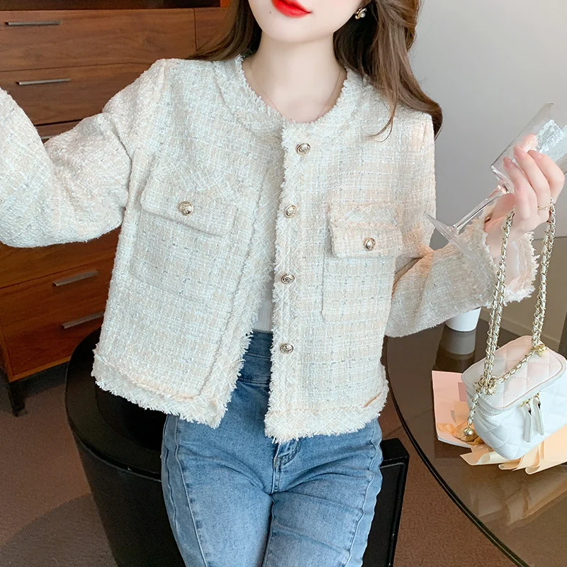 mẫu áo dạ tweed đẹp màu trắng kem thanh lịch