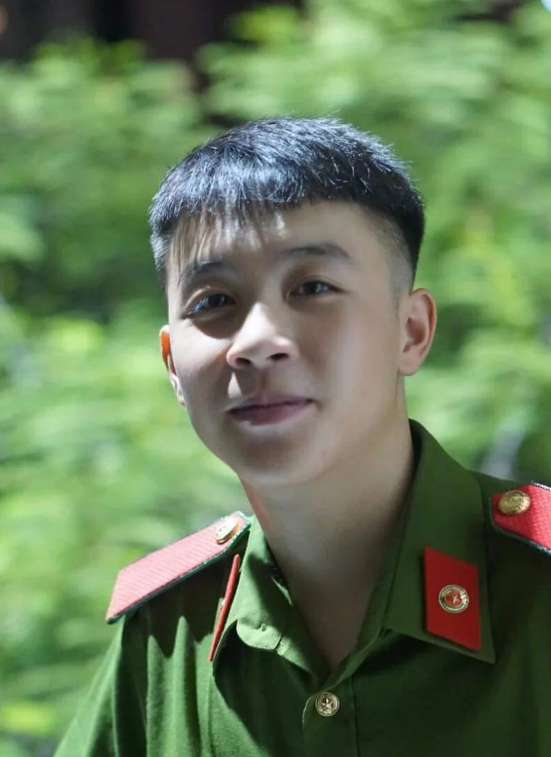 Chân dung cận cảnh chiến sĩ công an trẻ