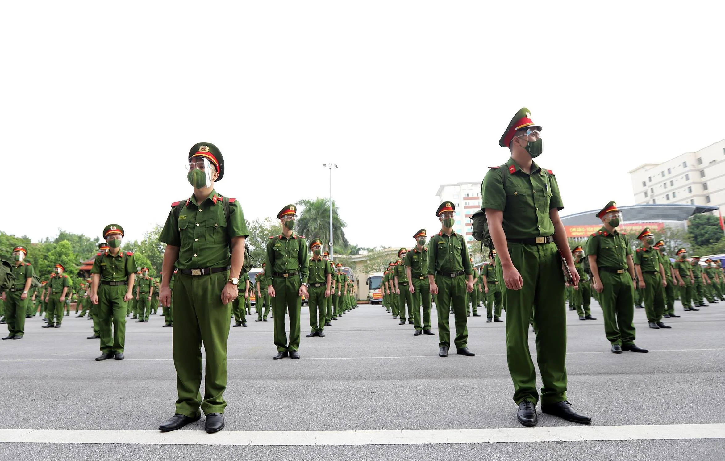 Đội ngũ công an nhân dân tập hợp đội hình trang nghiêm