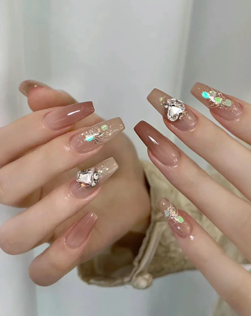 Nail nhũ đính đá