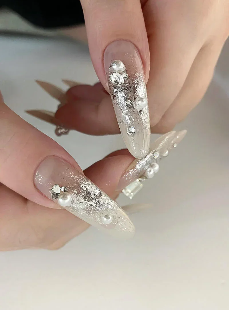 Nail nhũ đính đá (2)