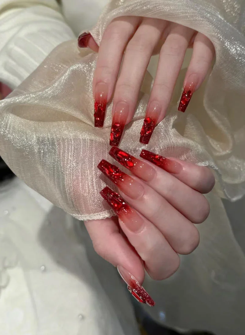 Lưu ý để có bộ nail nhũ hoàn hảo