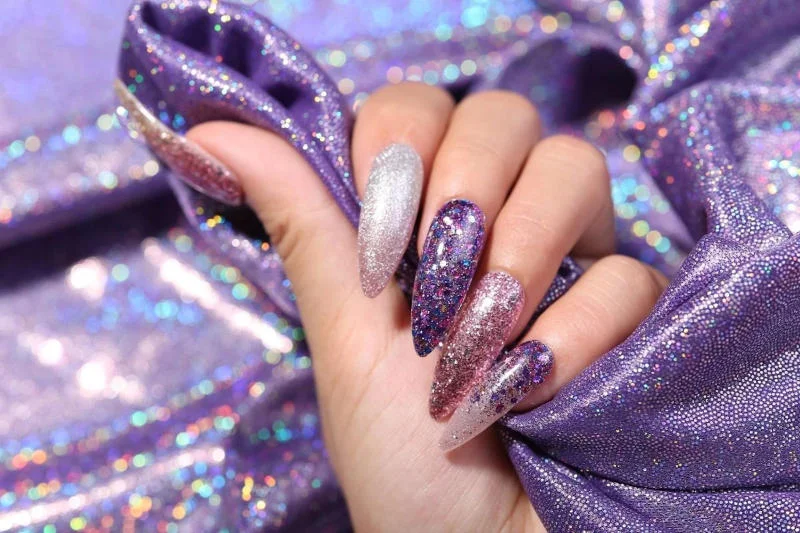 Nail nhũ là gì mà lại được yêu thích đến vậy?