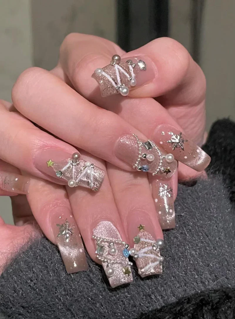 Nail nhũ đính đá (3)